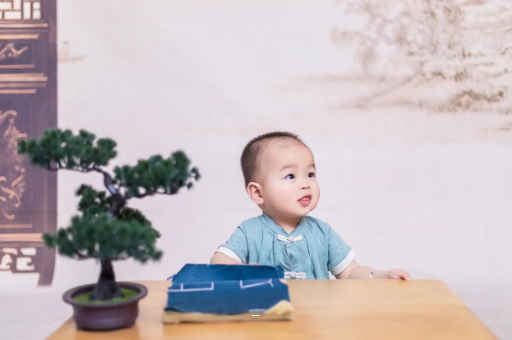 巴彦淖尔宝宝被跳蚤咬了 巴彦淖尔宝宝被跳蚤咬了